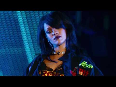 VIDEO : Rihanna repousse le début de sa tournée ANTI