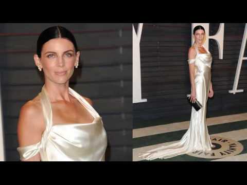 VIDEO : Liberty Ross Re-Wore Her Wedding Dress for Oscar Afterparty