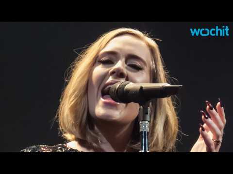 VIDEO : Adele Kicks Talks About Her Bowel Movments in Her First 25 World Tour Concert in Belfast  in