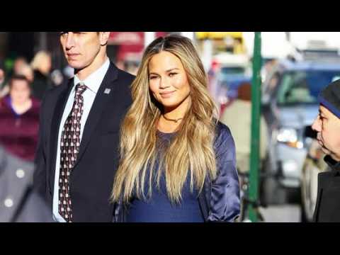 VIDEO : Chrissy Teigen Shows Off Baby Blues Maternity Style and Cooking Skills