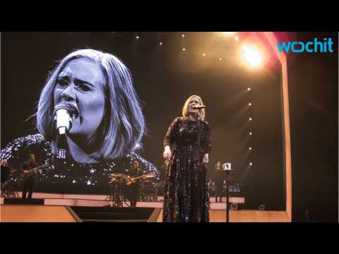 VIDEO : Adele Takes A Moment From Belfast Tour, Visits A Special Fan