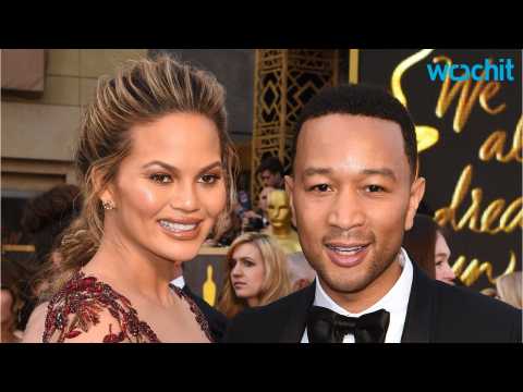 VIDEO : The Dating World is Daunting According to Chrissy Teigen