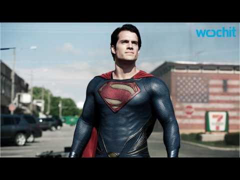 VIDEO : 'Batman V Superman' Director Zack Snyder Talks Superman Challenges