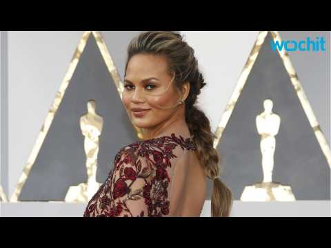 VIDEO : Chrissy Teigen Plans to Be Pregnant Throughout Her 30s