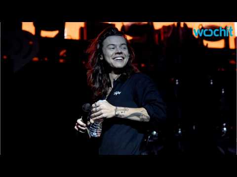 VIDEO : Harry Styles Misses His Favorite UK Curry