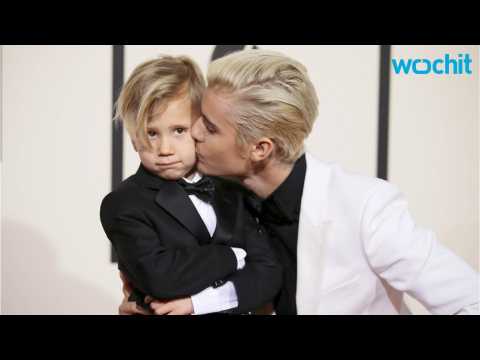 VIDEO : Justin Bieber's Date to the Grammys: His Baby Brother Jaxon