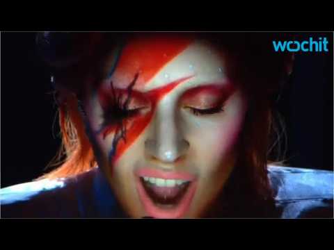 VIDEO : Lady Gaga Gives Tribute to Inspiration: David Bowie