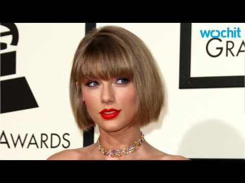 VIDEO : Taylor Swift Mentions Kanye In Her Grammy Acceptance Speech