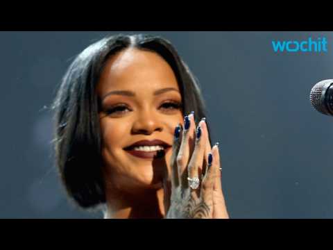 VIDEO : Rihanna Cancels Grammys 2016 Performance Due to Throat Infection