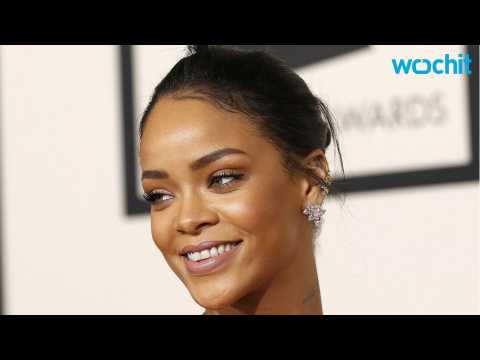 VIDEO : Rihanna Cancels Her Grammy Performance Due to a Throat Infection