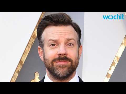 VIDEO : Jason Sudeikis Recalls a Funny Fan Mix-Up With Ed Helms
