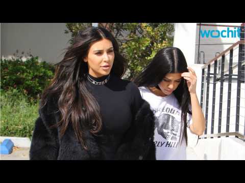 VIDEO : Kim Kardashian Wears Diamond ?Saint? Choker