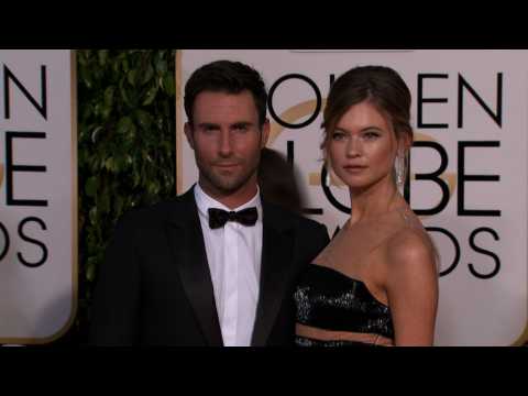 VIDEO : Adam Levine and Behati Prinsloo expecting first child