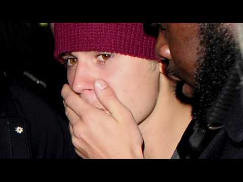 VIDEO : Justin Bieber part sans payer une addition de 130 dollars dans un bar  Seattle
