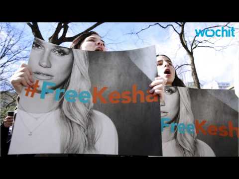 VIDEO : Kesha Fans Submit Free Kesha Petition