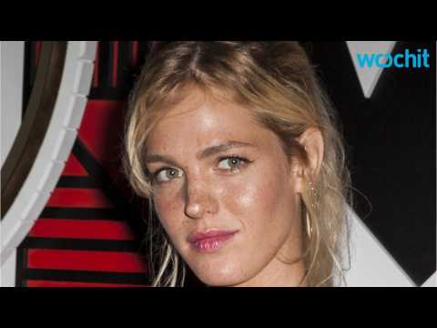 VIDEO : Model Erin Heatherton Shares Body Image Issues