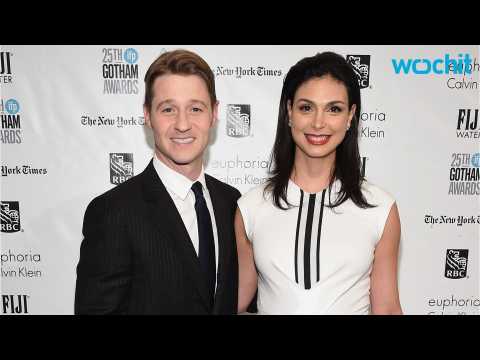 VIDEO : Ben McKenzie and Morena Baccarin Have a Baby!
