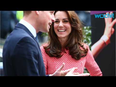 VIDEO : Kate Middleton Radiates in Red & White