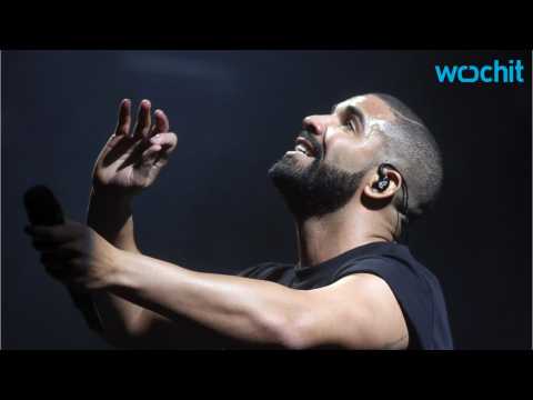 VIDEO : Drake Is Ruling The BET Awards