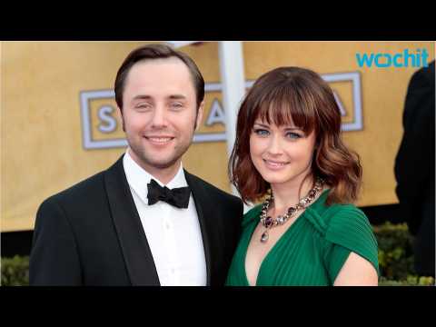 VIDEO : Gilmore Girls star Alexis Bledel has her first child!