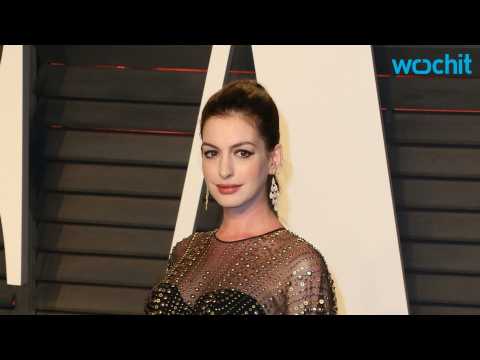 VIDEO : Anne Hathaway Says She Hasn't Slept in Two Months