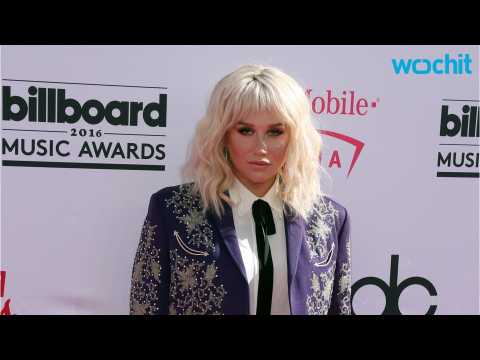 VIDEO : Kesha Shocks Everyone With Billboard Music Awards Performance