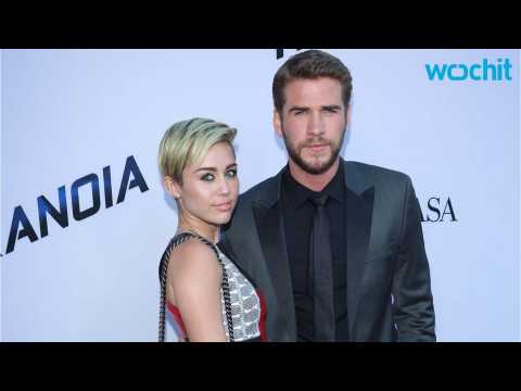 VIDEO : Liam Hemsworth Talks Relationship with Miley Cyrus
