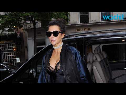 VIDEO : Kim Kardashian Dresses Down And Makes Casual Look Couture