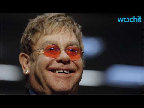 VIDEO : Elton John Tells Concert Goers in Moscow He Still Wants to Meet Putin
