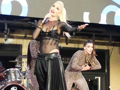 VIDEO : Gwen Stefani : Super sexy lors du show Samsung Galaxy ... Elle en perd son pantalon ?