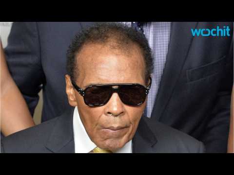 VIDEO : Muhammad Ali In Hospital For Respiratory Issues