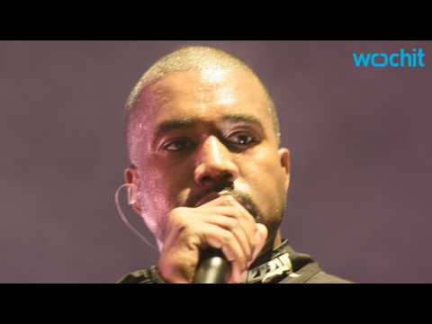 VIDEO : Kanye West's Surprise Show in NYC Escalates Into a 