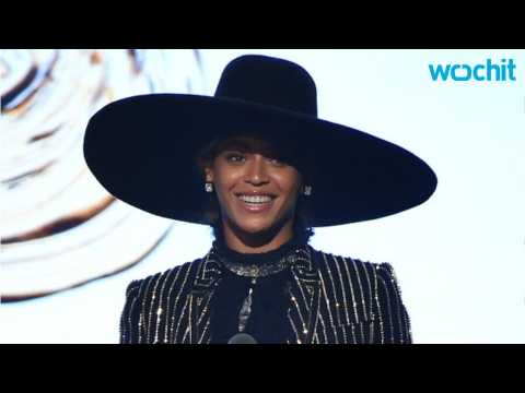 VIDEO : Beyonce Pays Tribute To Her Mom & Grandmother At CDFA