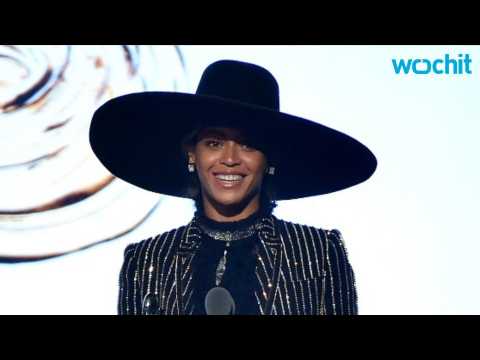 VIDEO : Beyonce makes surprise appearance at CFDA Awards as Fashion Icon Recipient