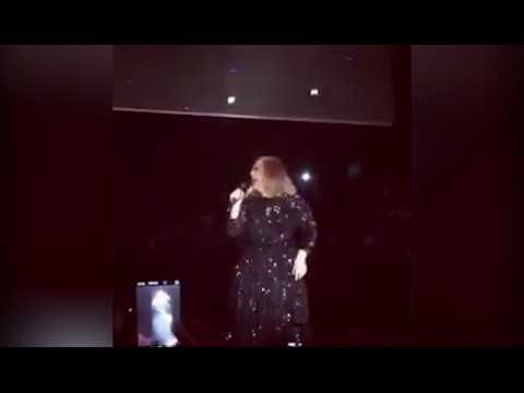 VIDEO : Adele s'offre un instant Spice girls sur scne... et les Spice girls approuvent