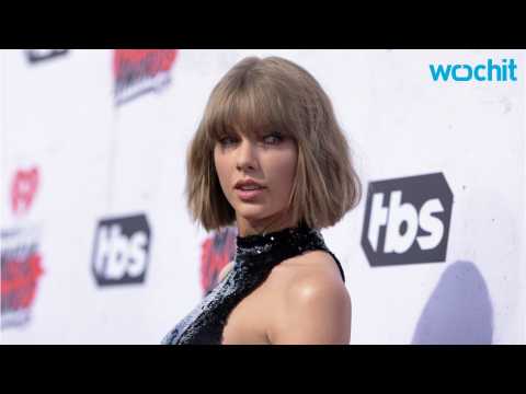 VIDEO : Taylor Swift Crashes Wedding After Calvin Harris Split