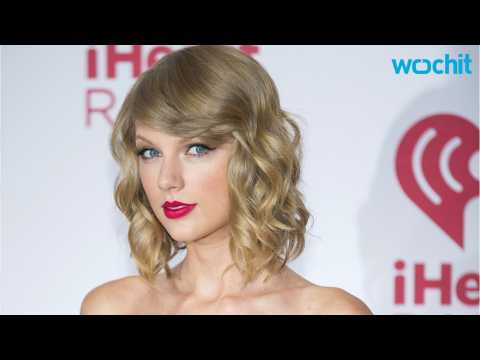VIDEO : Taylor Swift Goes From Breakup To Career Focused