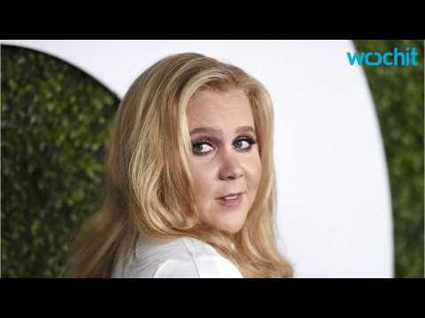 VIDEO : Comedian Amy Schumer Becomes Editor-In-Chief For A Day