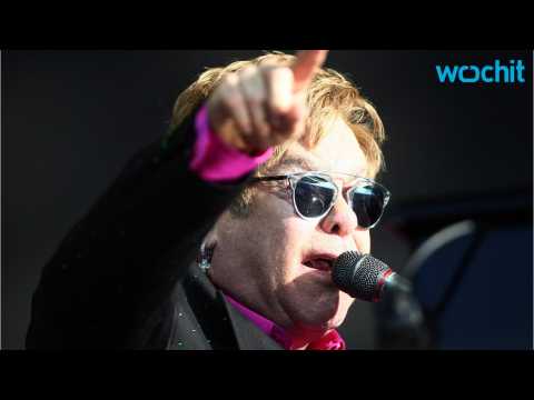 VIDEO : Elton John Criticizes North Carolina's Bathroom Law in an Essay for 