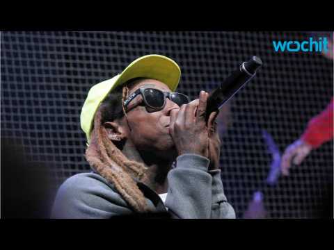 VIDEO : Lil Wayne Performs After Having Seizures