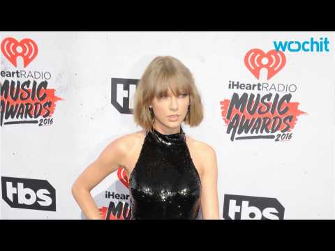 VIDEO : Does Taylor Swift Have A New Man?