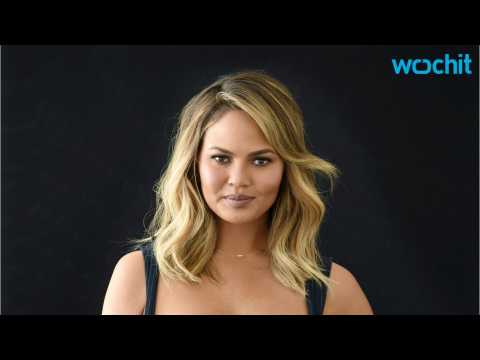 VIDEO : Chrissy Teigen Shares The Most Important Life Lesson For Daughter Luna