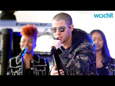 VIDEO : Nick Jonas Gets Candid With E! News: Drugs, Exes, And Sex