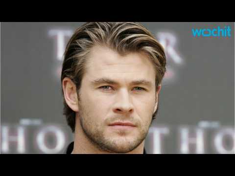 VIDEO : Chris Hemsworth Teases Thor Fans With a Sneak  Peak on His New Hammer