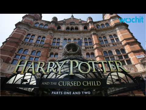 VIDEO : Emma Watson Praises New Harry Potter Play