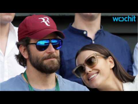 VIDEO : Wimbledon brought cuddles for Bradley Cooper and Irina Shayk