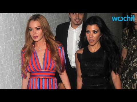 VIDEO : Kourtney Kardashian and Lindsay Lohan Reunite, Sharing the Same Dress
