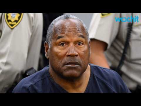 VIDEO : Details of O.J. Simpson's Glove Revealed in New Documentary