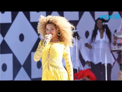 VIDEO : In Honor Of The Late Icon's Prince's Birthday Beyonce Performs