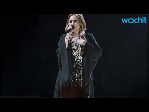 VIDEO : How Many Times Did Adele Curse During Her Recent Concert?